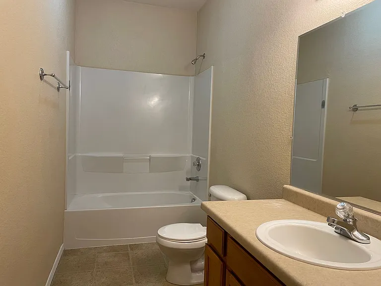 611 Lake Ave — Photo 15