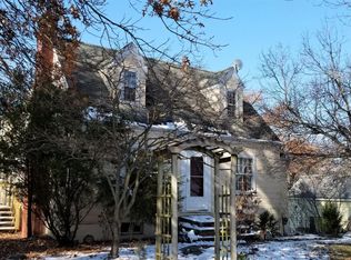 102 N Cromwell St, Fairfield, IA 52556