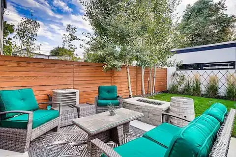 3 bed, 3.5 bath, 2643 sqft, $6,150 — Photo 2