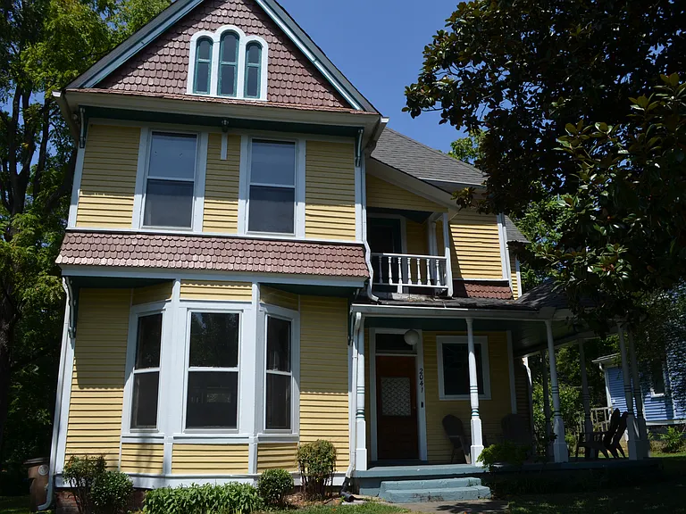 2041 Washington Ave #1 — Photo 1