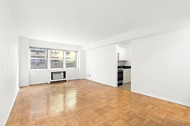 321 East 45th Street, #7B