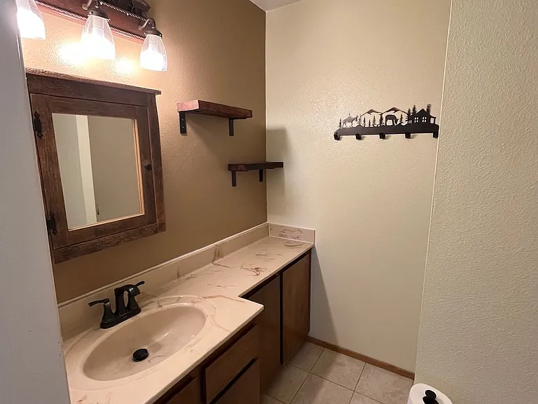 8664 Deschutes Rd — Photo 14