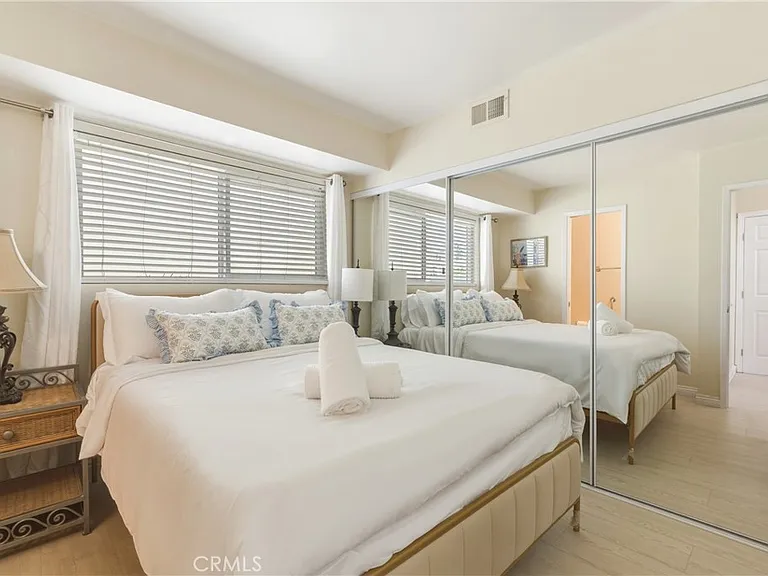 883 Katella St — Photo 24