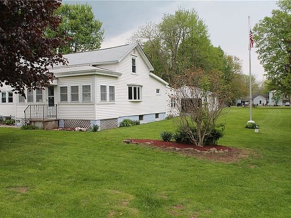 3rd image of 5751 Crabtree Ln