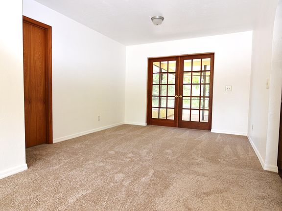 5th image of 1574 SE Croquet St