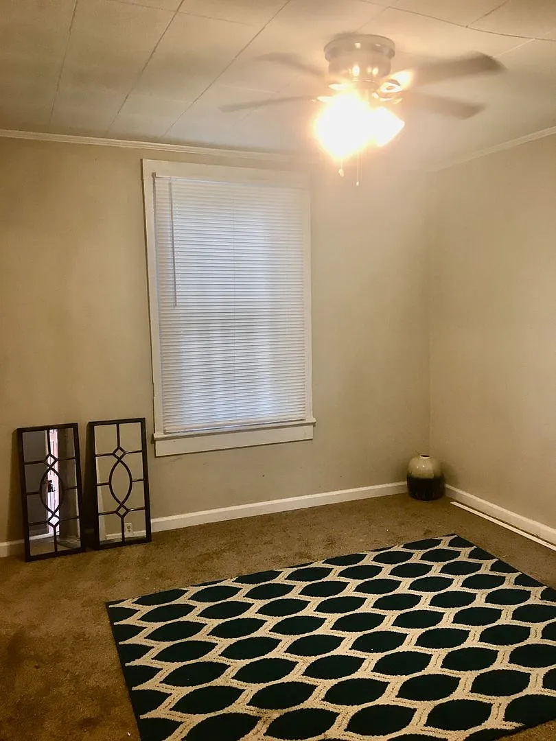 1 Bed/ 1 Bath spacious — Photo 3