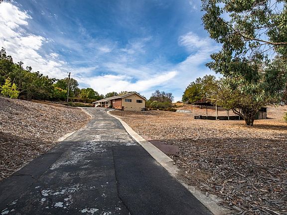 3rd image of 3560 Pacheco Blvd