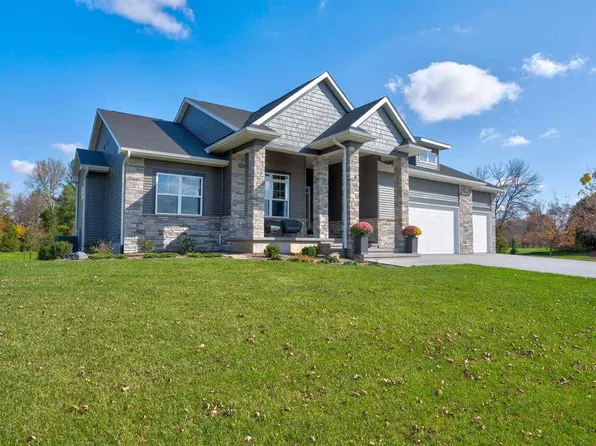 4242 Pleasant Valley Dr, Iowa City, IA 52240