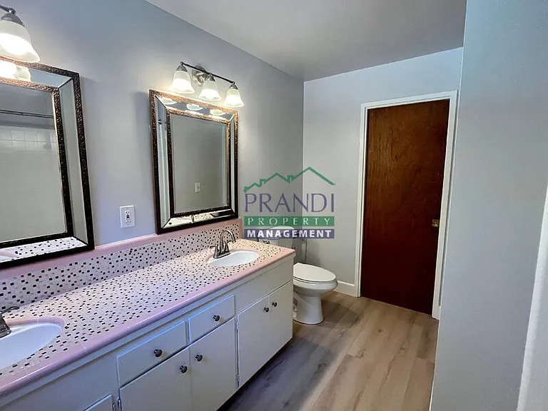 20 Graceland Dr — Photo 18