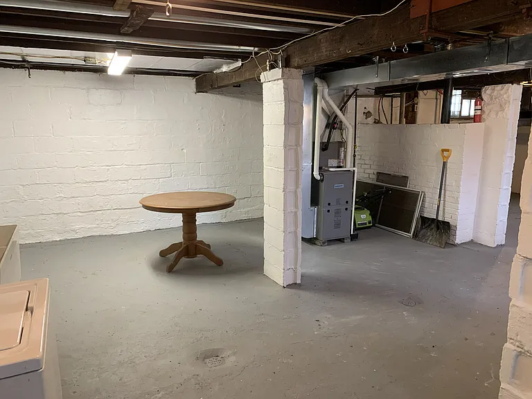 215 Rockwood Ave — Photo 10