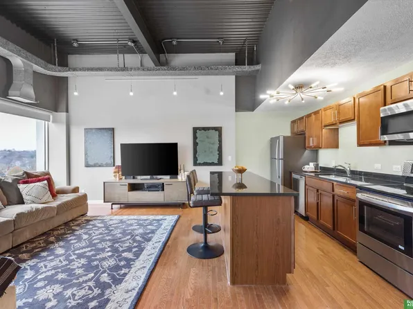 105 N 31st Ave APT 902, Omaha, NE 68131
