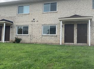 26 Sarpy Rd #D, Belleville, IL 62221