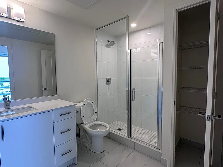 8960 Jane St #709 — Photo 10