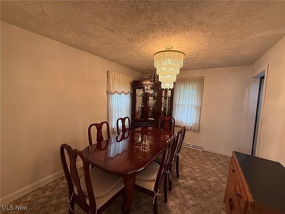 4th image of 209 Gladys Ave