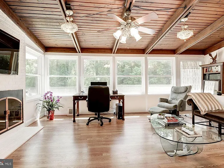2902 Pine Spring Rd — Photo 10