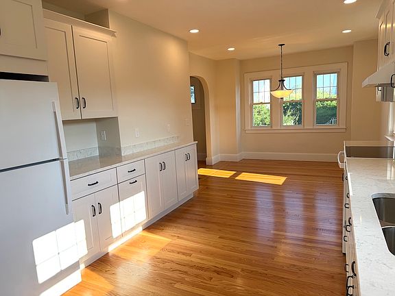 3rd image of 34 Caswell Ave