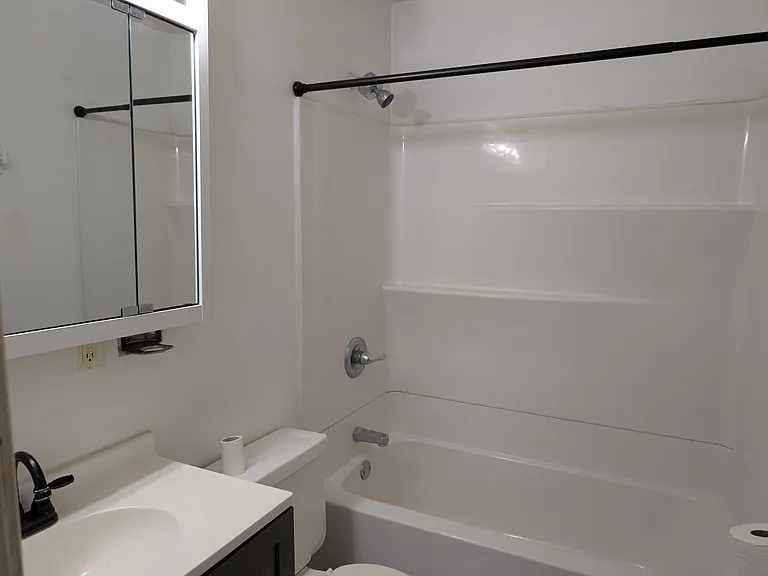 1805 Southwood Dr — Photo 9