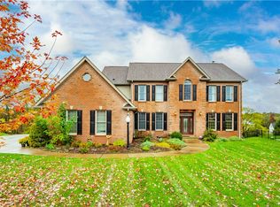 4 Presidential Ln, Valencia, PA 16059