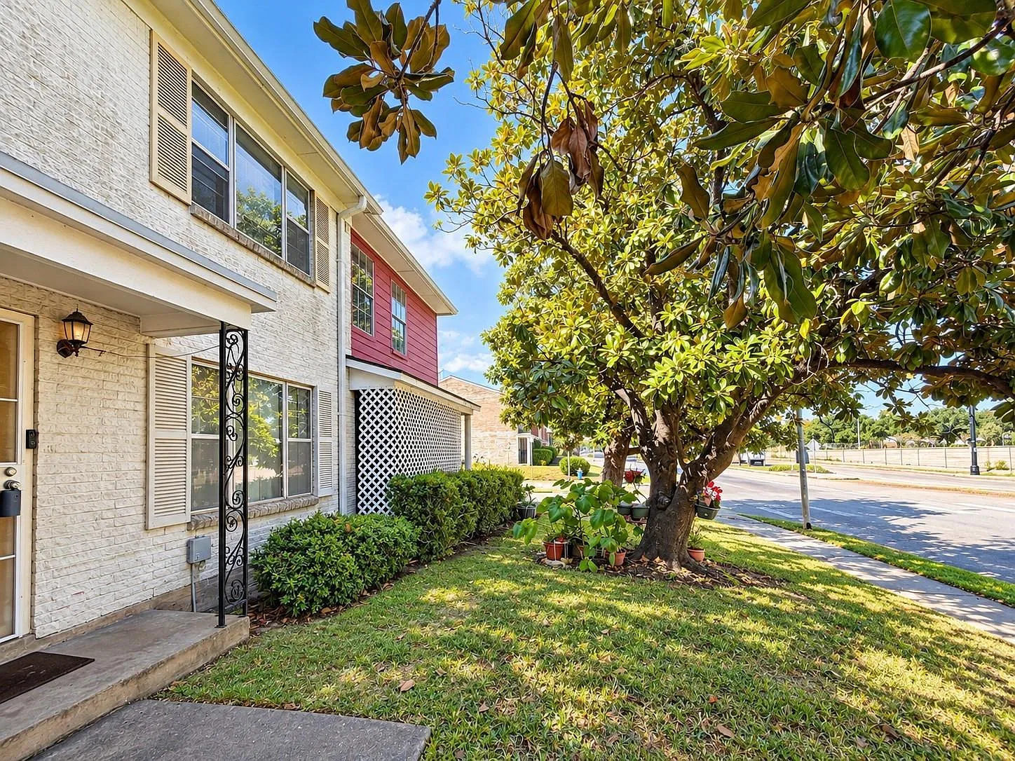 2 bed, 2.5 bath, 1566 sqft, $1,350 — Photo 3