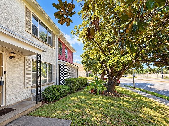 3rd image of 8202 Fondren Rd #23