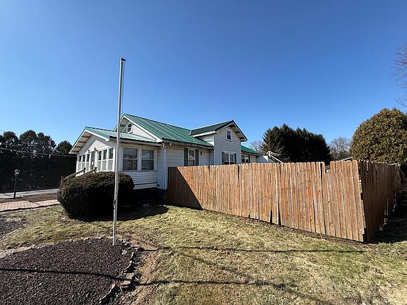 5th image of 1678 Pittsburgh Rd