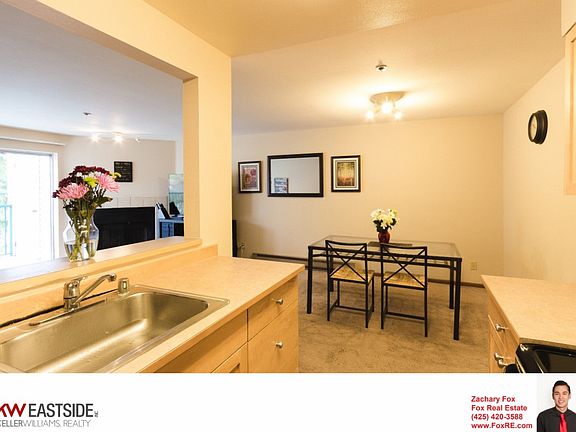 4th image of 1522 NE 175th St Unit 405