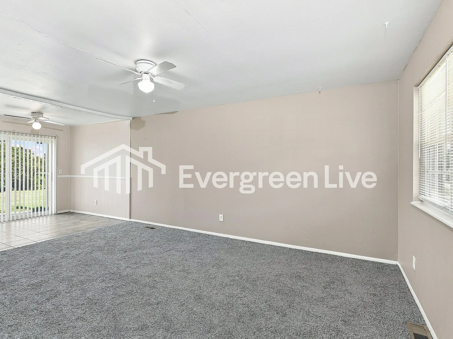 3 bed, 1.0 bath, 962 sqft, $1,745 — Photo 2