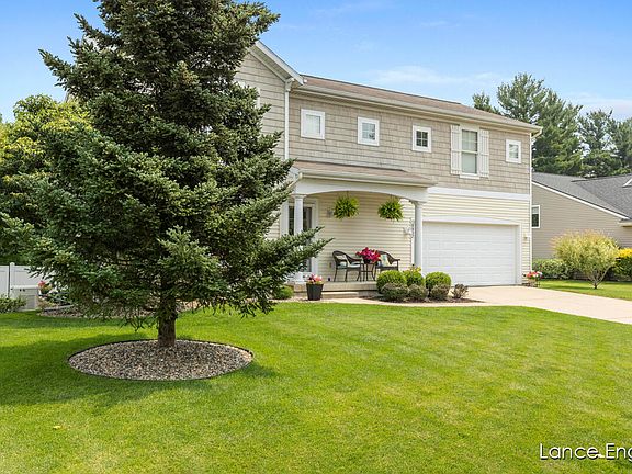 3rd image of 10932 Waterway Dr