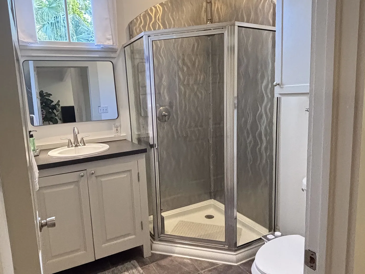2 bed, 1000 sqft, $2,200 — Photo 4