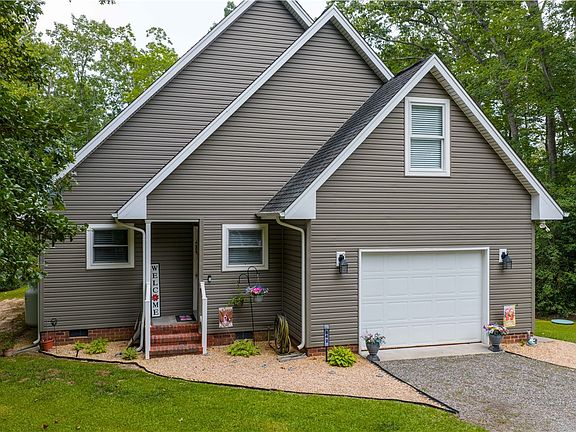 2nd image of 842 Robinson Ln