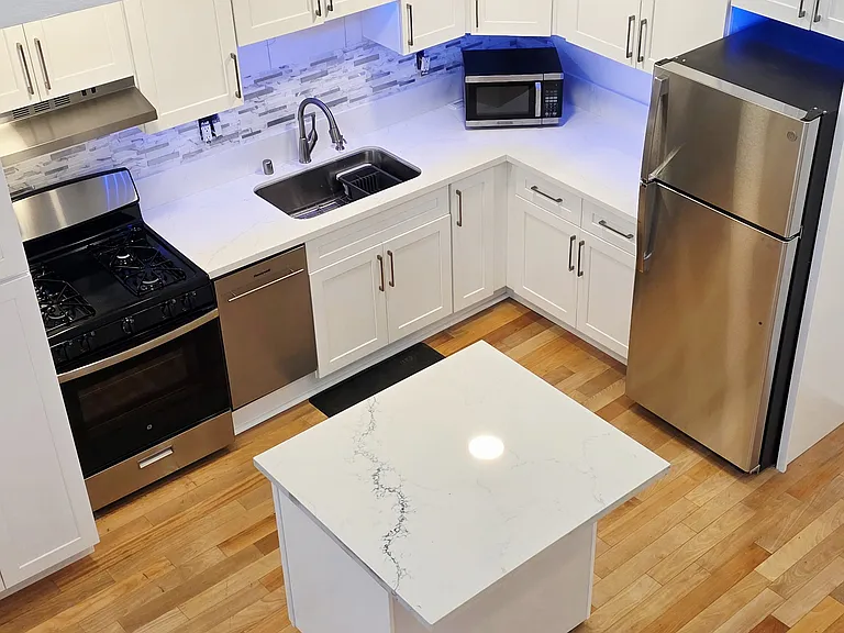 1230 N June St #217 — Photo 11