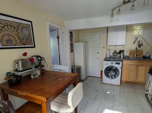 40 Bristol St, East Cambridge, MA