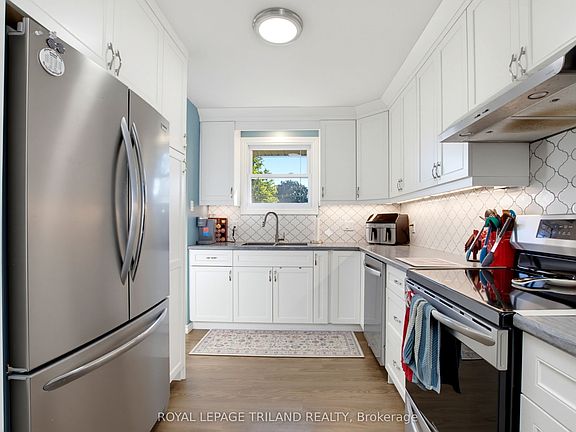3rd image of 128 Highview Dr