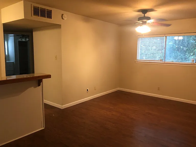 4306 Avenue A #109 — Photo 3