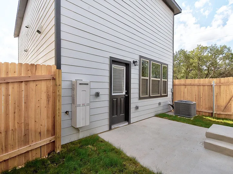 1661 Yaupon Grove Ln — Photo 22