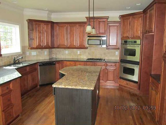 3rd image of 7491 River Walk Dr