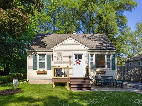 71 Kirk Dr, Rochester, NY 14610