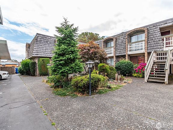 5th image of 1199 SE 9th Avenue #206