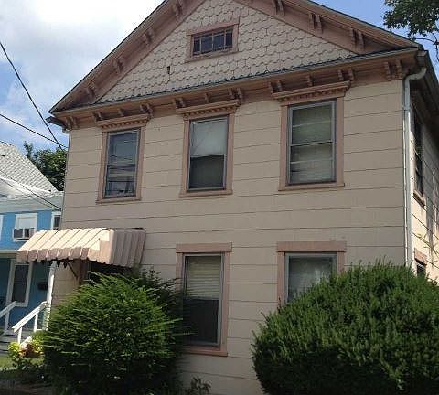 2nd image of 506 Main St