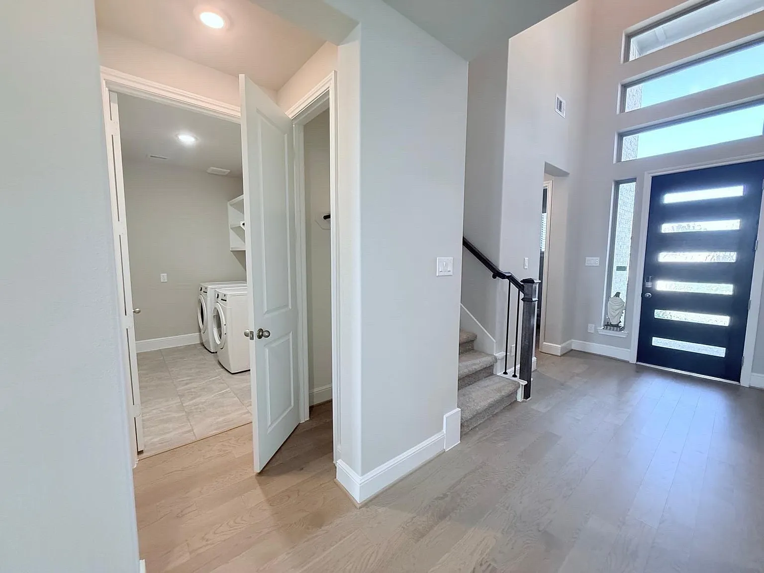 4 bed, 3.5 bath, 2811 sqft, $3,700 — Photo 3
