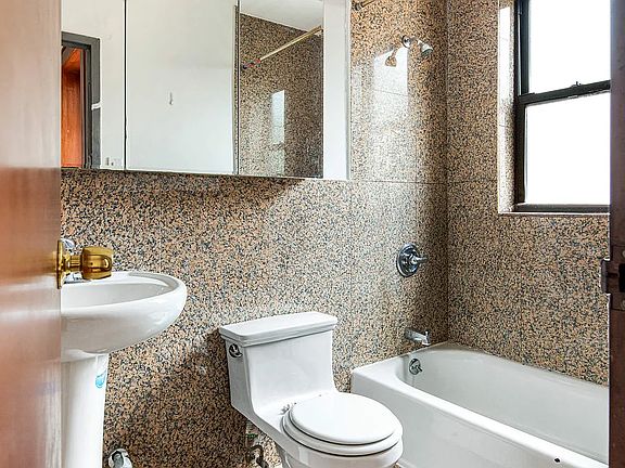 5th image of 144 W 109th St APT 3e