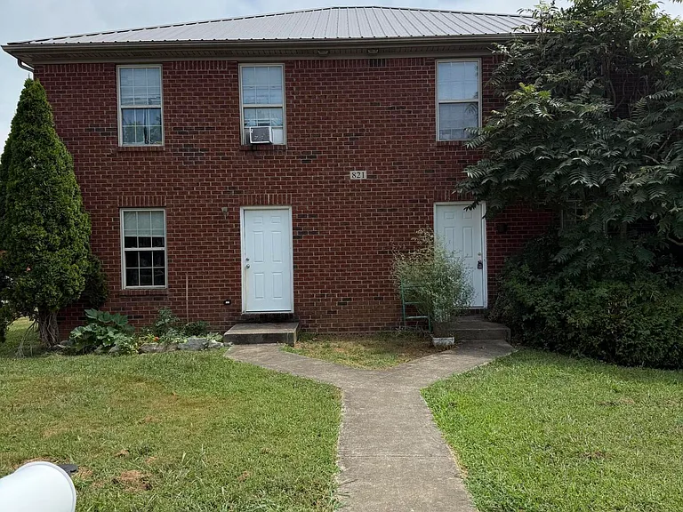 821 Ridgewood Dr #1-2 — Photo 2