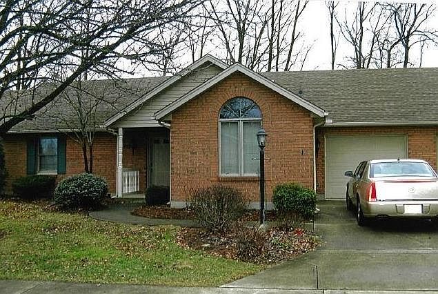 1st image of 122 Colonial Lake Dr