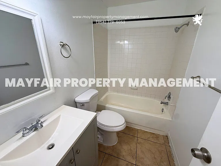 1941 NW 14th Ave #D — Photo 12