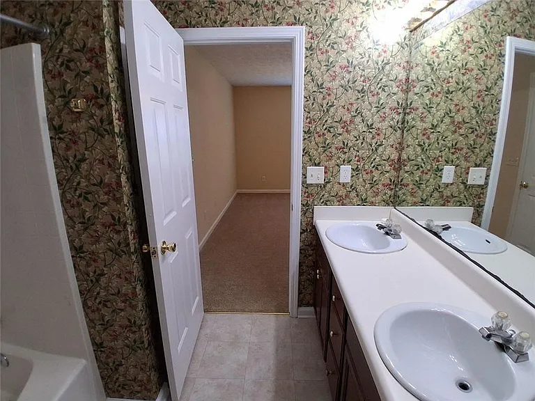 3617 Oakland Spring Ct — Photo 22