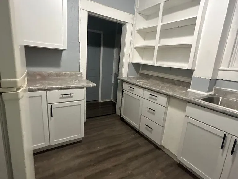 614 N Michigan St — Photo 1