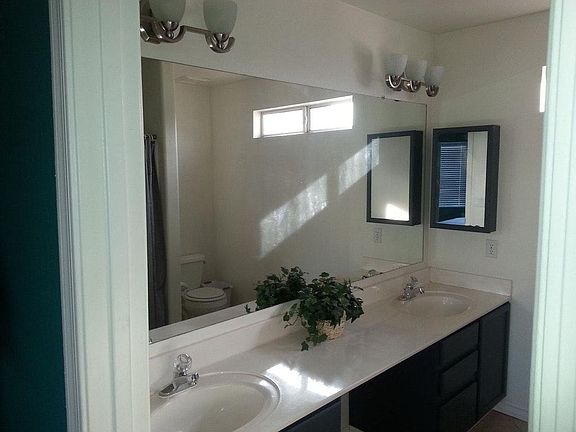 Master Bath w/ Double Sinks