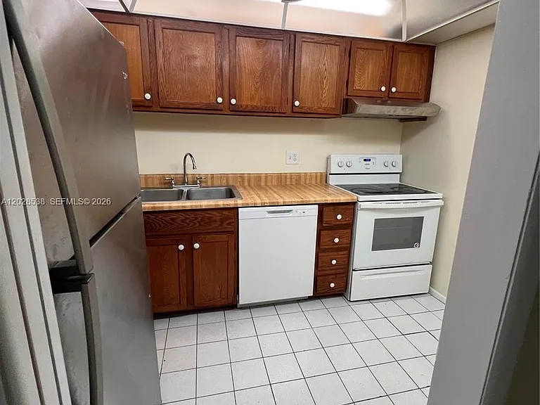 3760 Inverrary Dr #2A — Photo 12