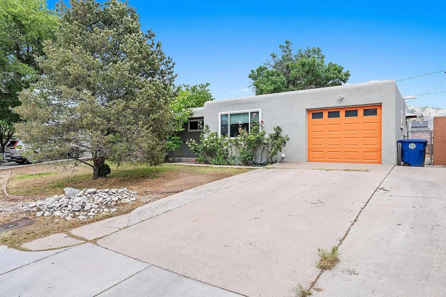 3 bed, 1525 sqft, $2,000 — Photo 1