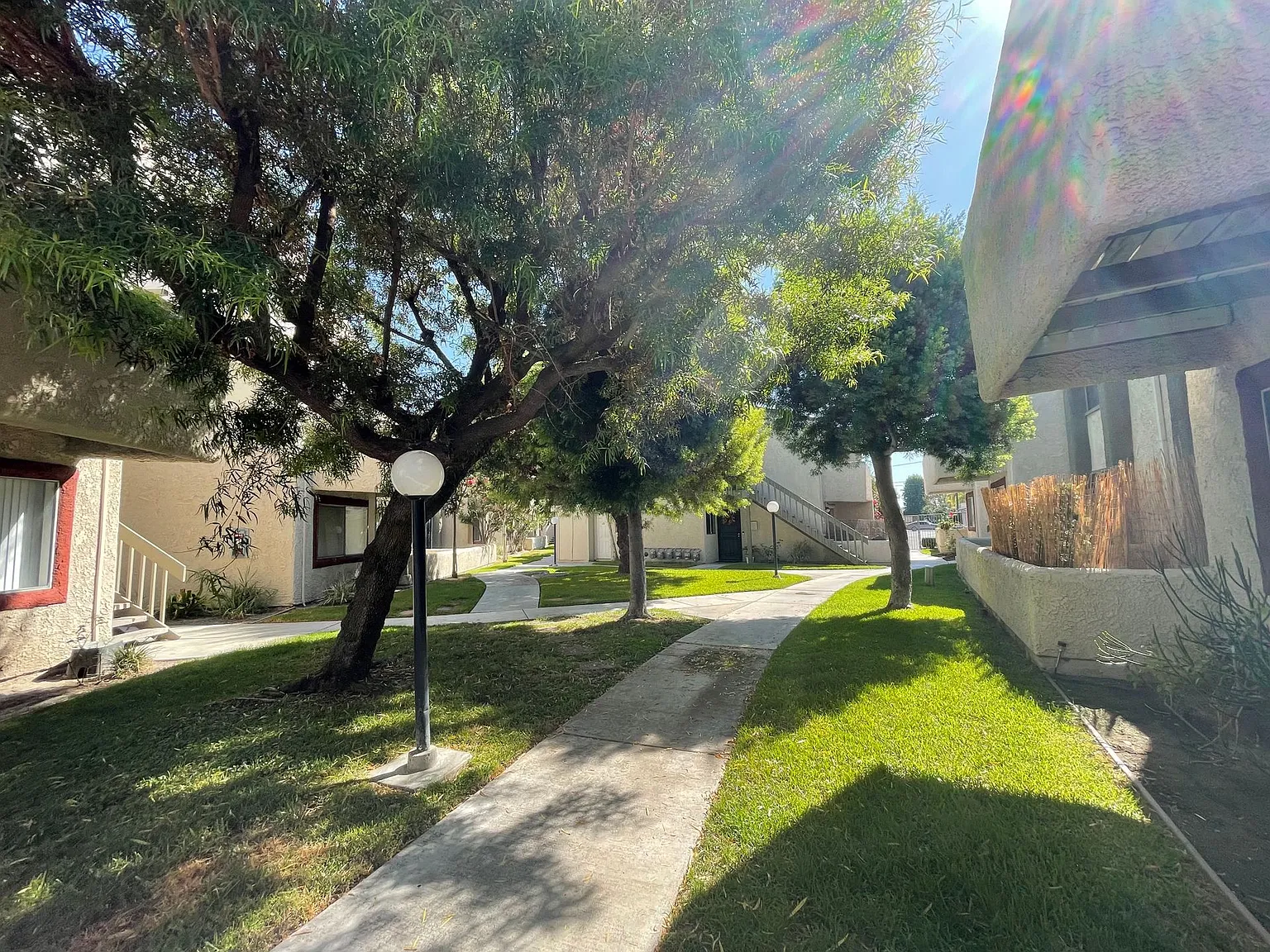 401 Beach Blvd - El Pueblo Apartments — Photo 2